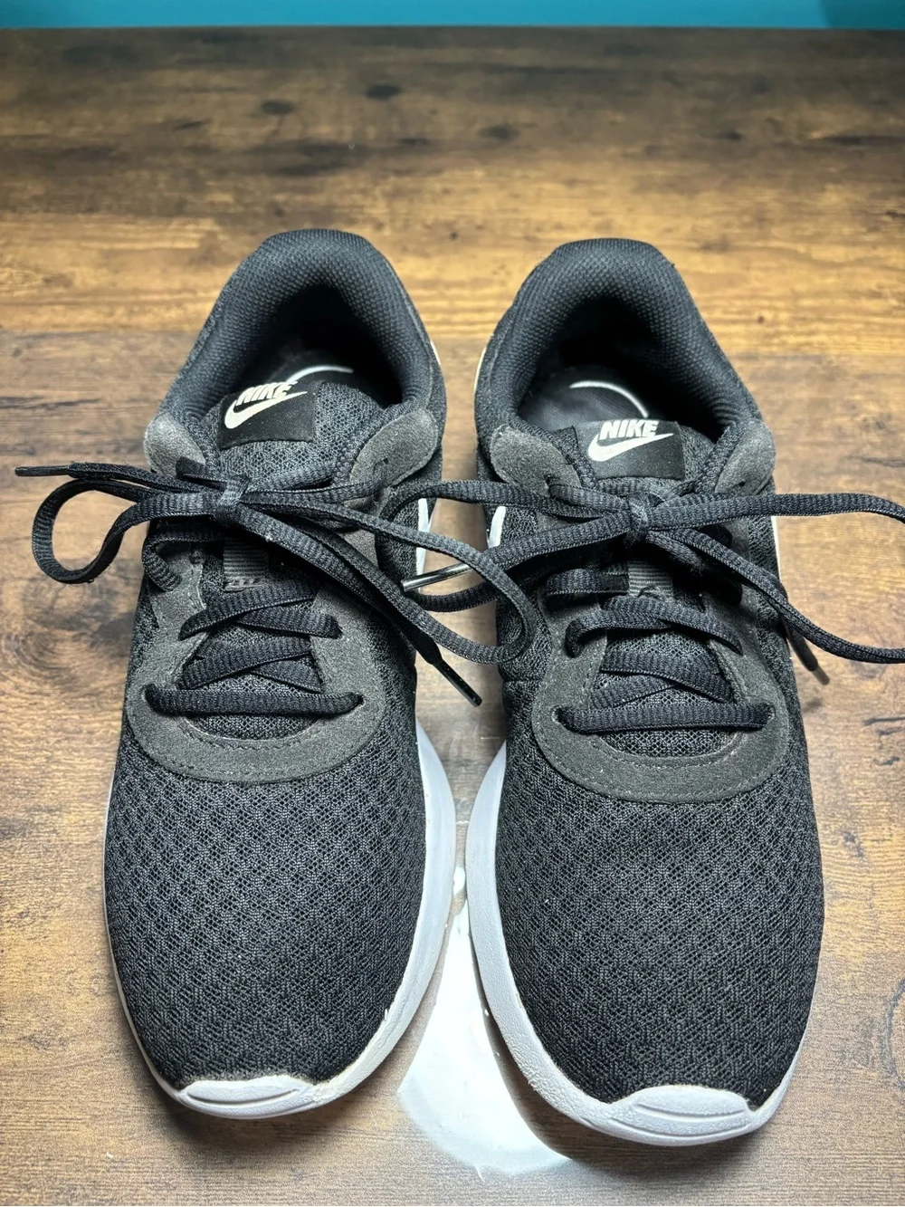 Nike Women’s Black and White Mesh Running Sneakers Sz 7